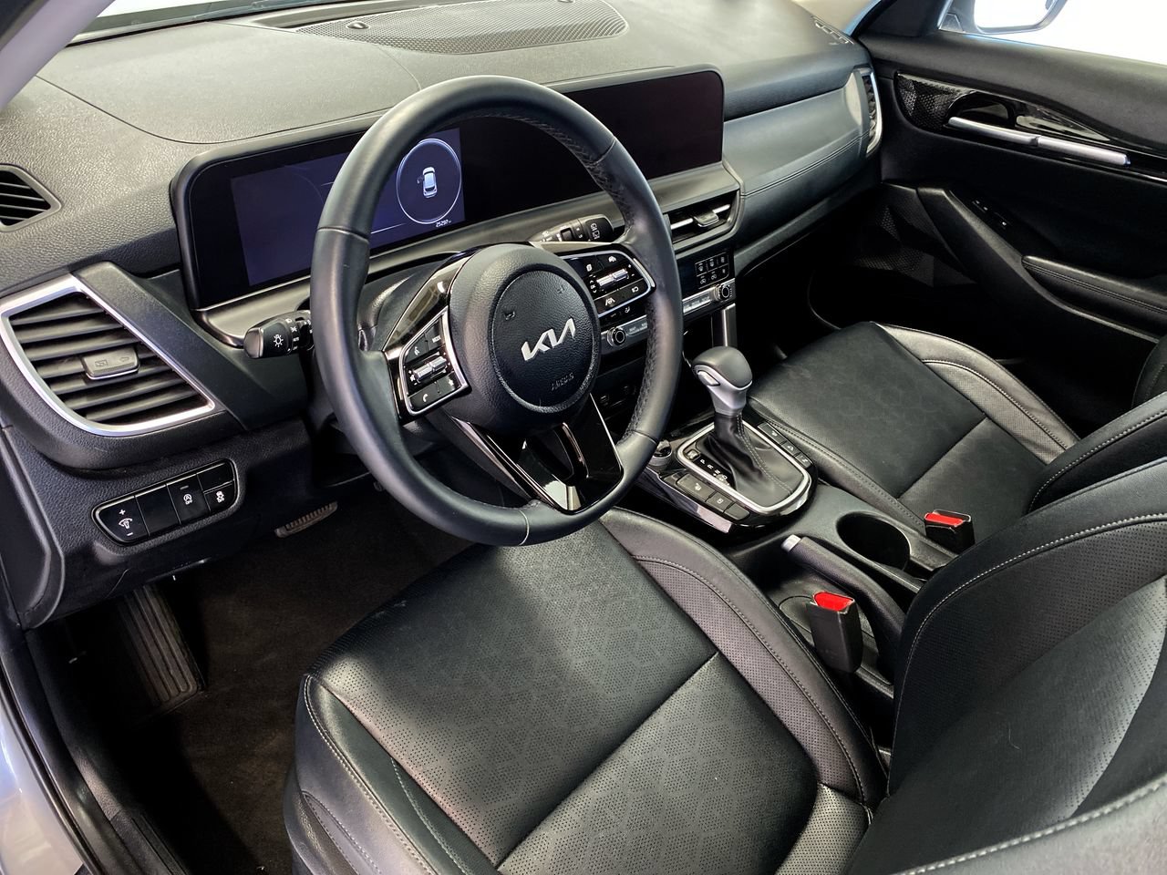 Certified 2025 Kia Seltos EX w/ EX Sunroof Package FWD image 21