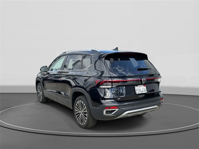 Certified 2025 Volkswagen Taos SE image 3