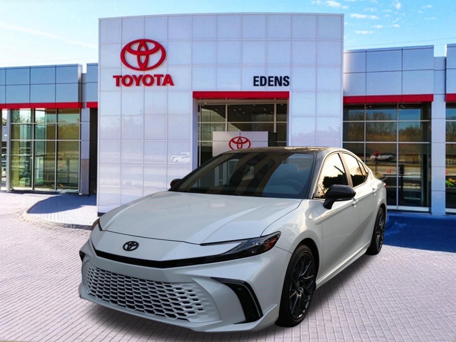 Used 2025 Toyota Camry XSE FWD image 10