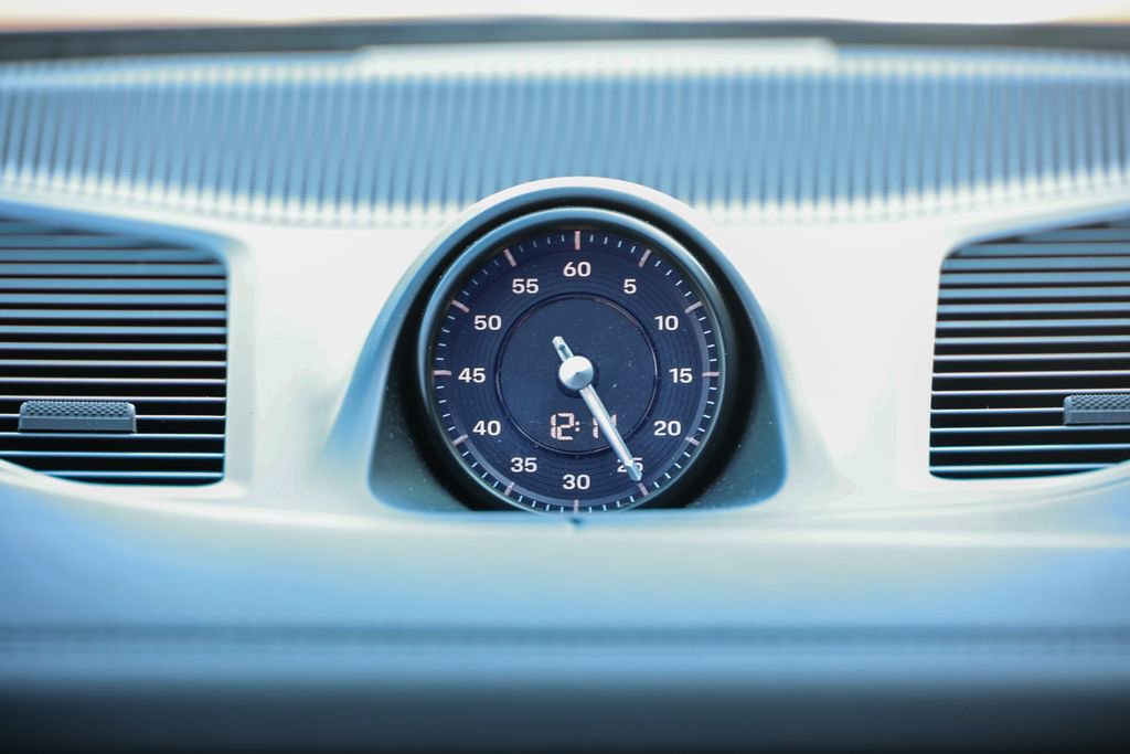 Certified 2025 Porsche Cayenne E-Hybrid Coupe image 39