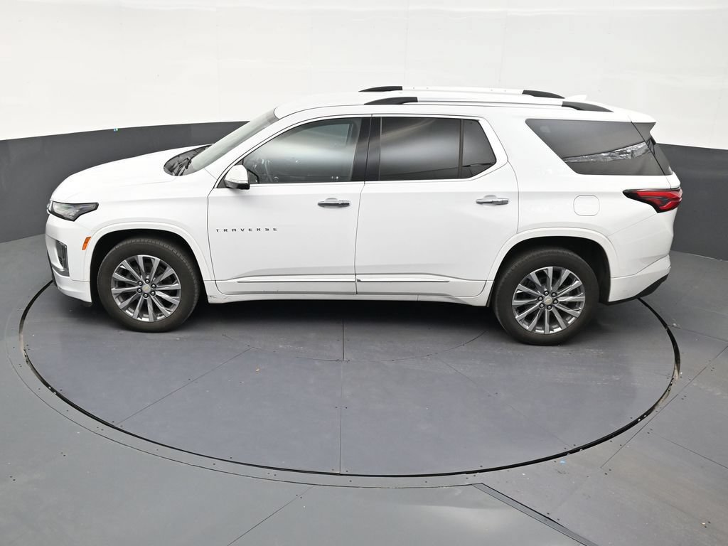 Used 2023 Chevrolet Traverse Premier FWD image 12