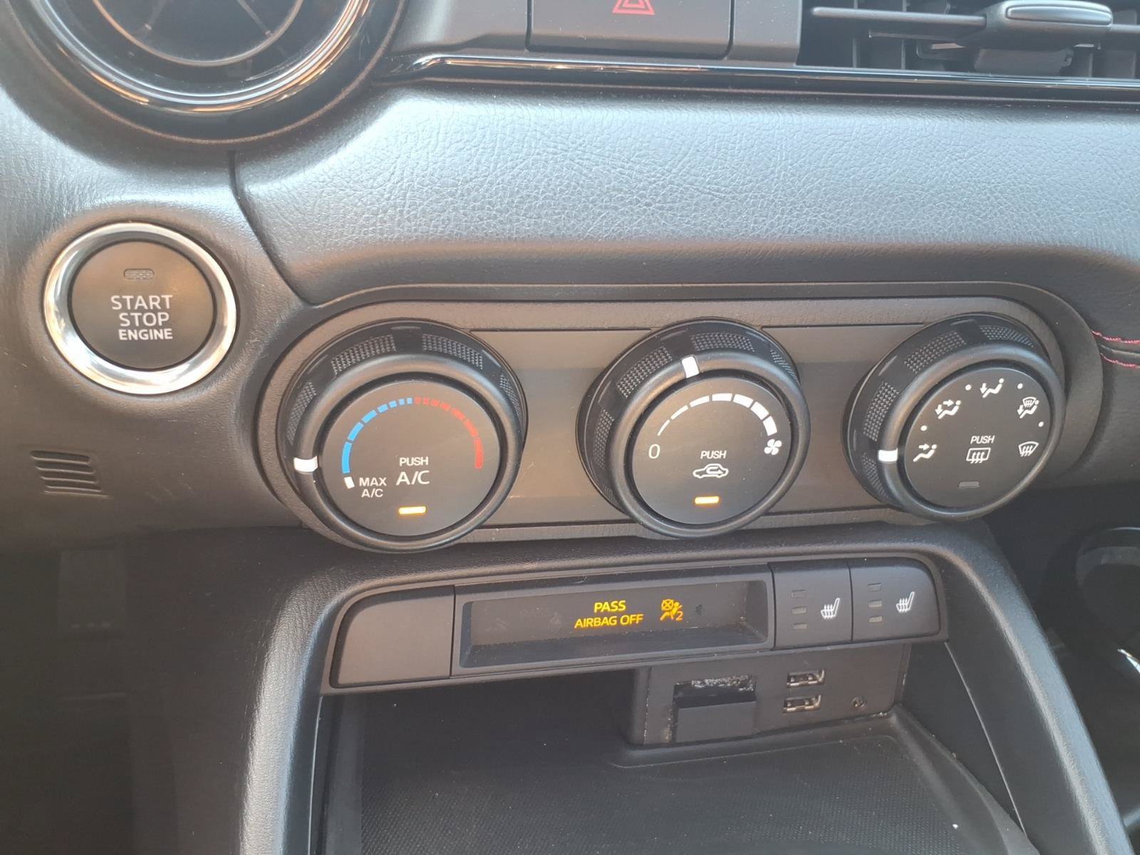 Used 2018 MAZDA MX-5 Miata Club RWD image 20