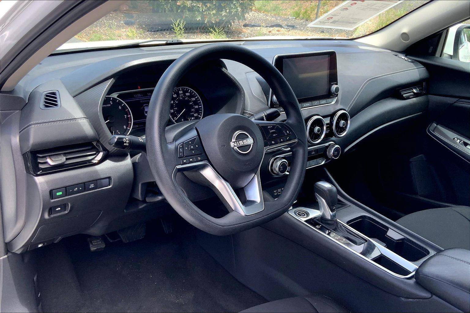 Used 2024 Nissan Sentra SV FWD image 14