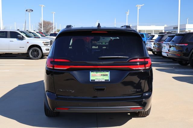 New 2026 Chrysler Pacifica Limited w/ Uconnect Theater Family Group FWD image 6