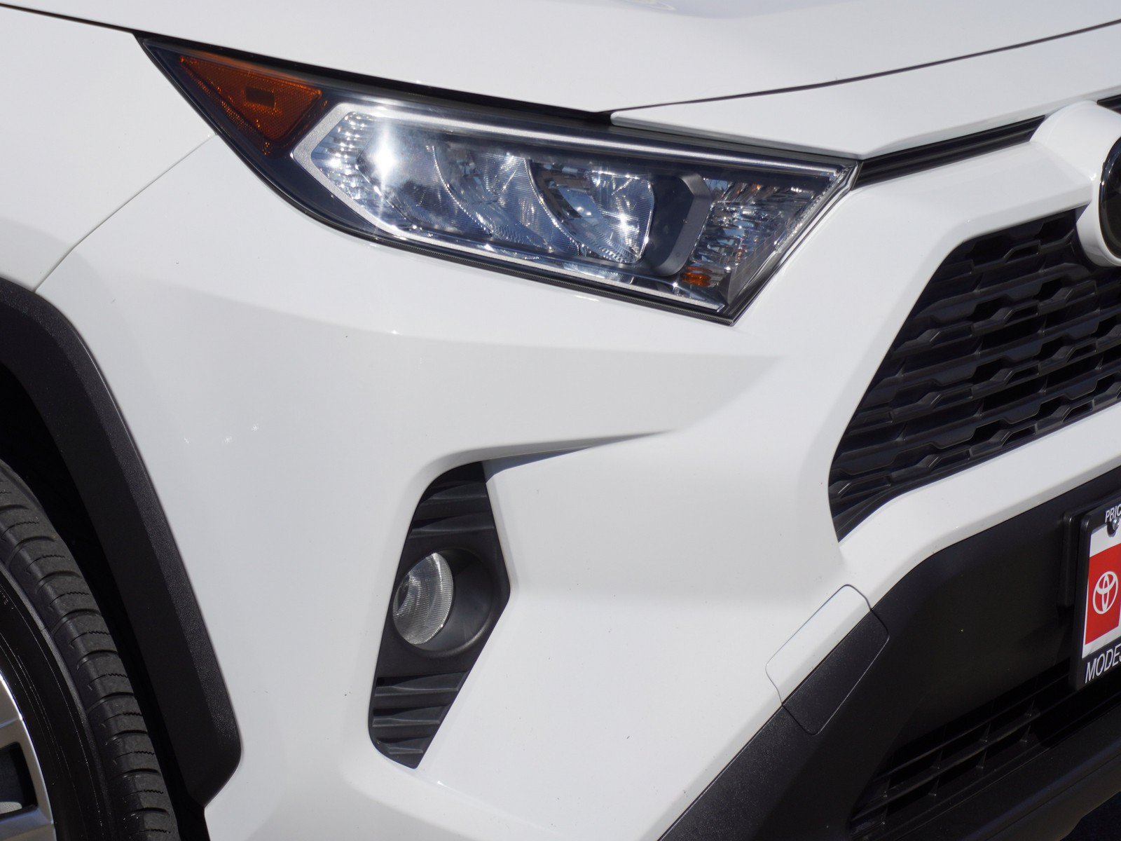Used 2019 Toyota RAV4 XLE Premium w/ All Weather Liner Package AWD/4WD image 3