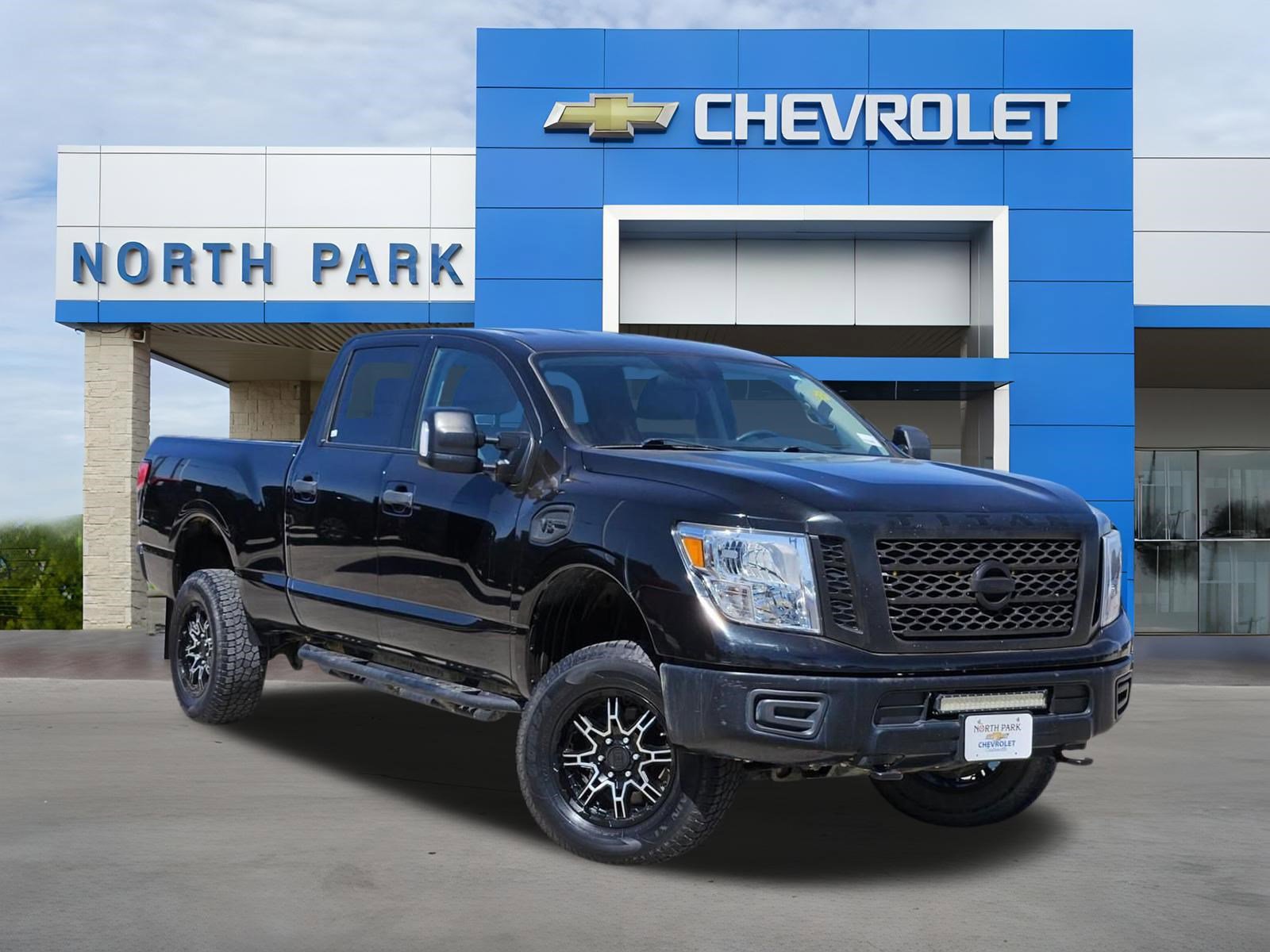 Used 2017 Nissan Titan S image 1