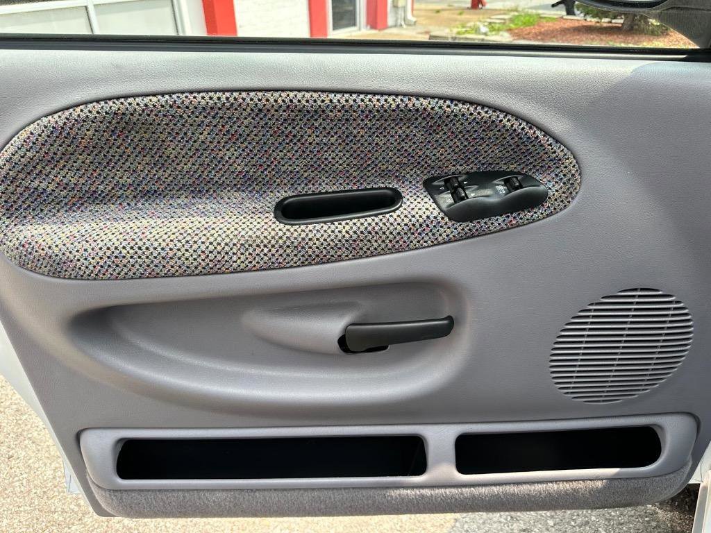 Used 1998 Dodge Ram 1500 Truck ST image 14