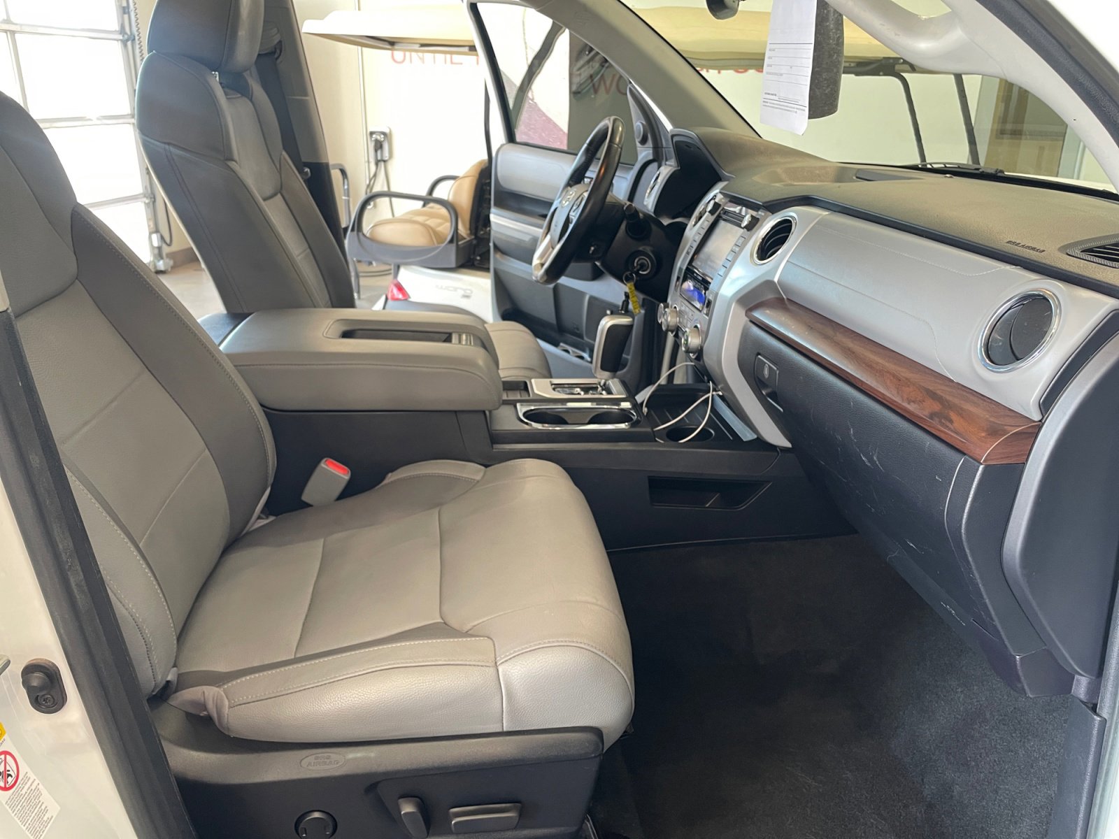 Used 2019 Toyota Tundra Limited w/ Limited Premium Package image 19