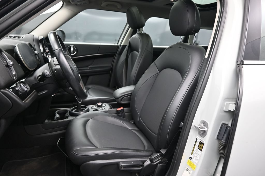 Used 2022 MINI Cooper Countryman FWD image 2