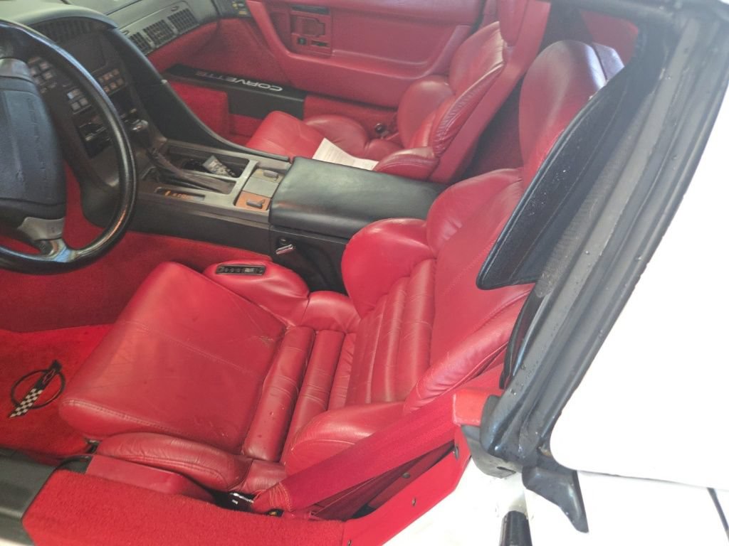 Used 1991 Chevrolet Corvette Convertible RWD image 9