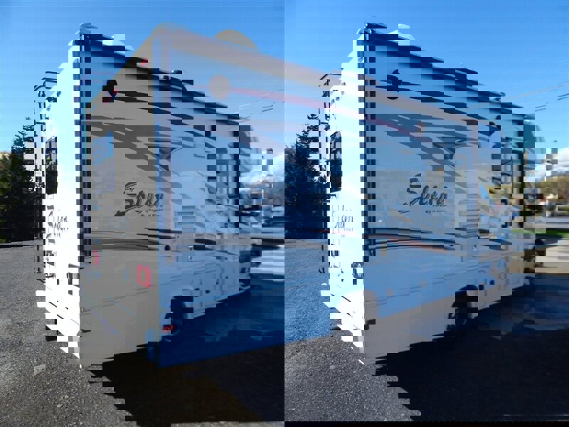 Used 2015 Mercedes-Benz Sprinter 3500 image 7