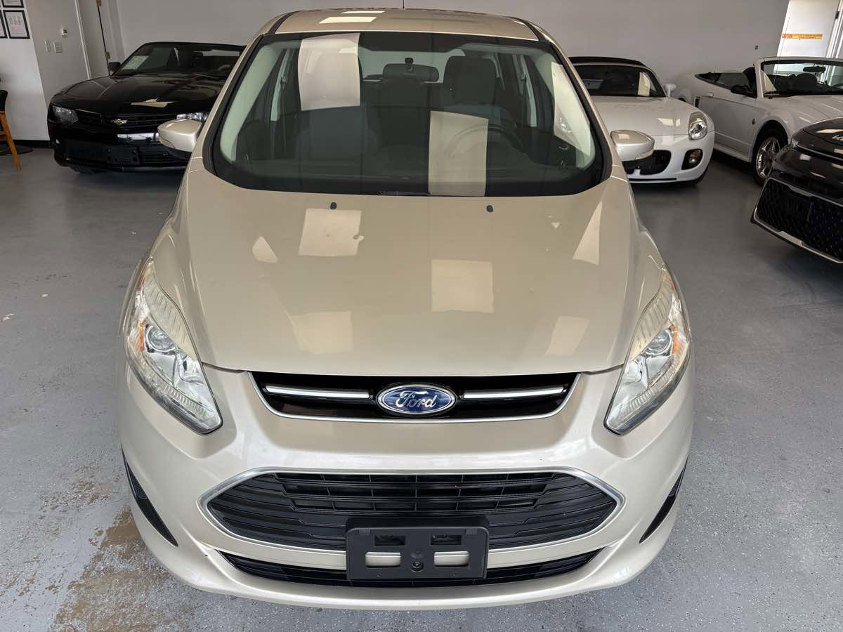 Used 2017 Ford C-MAX SE image 2