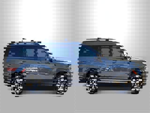 Certified 2025 Hyundai Santa Fe Limited image 9