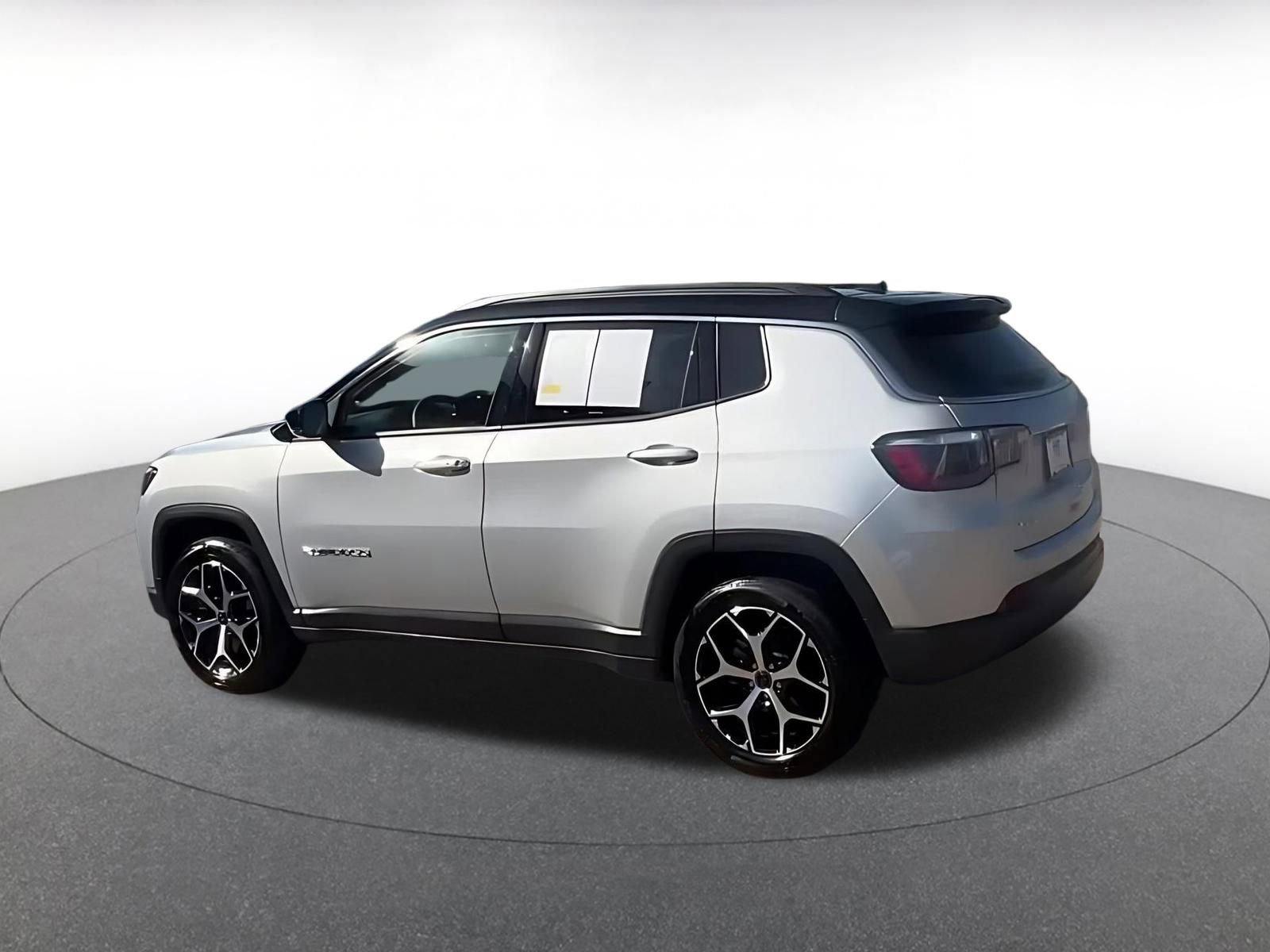 Used 2025 Jeep Compass Limited AWD/4WD image 10