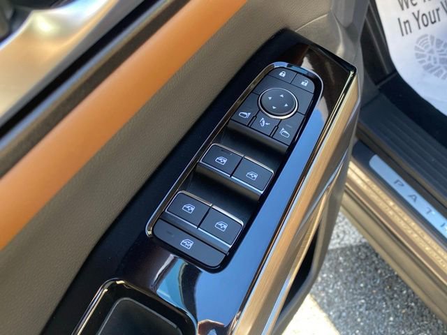 Used 2023 Nissan Pathfinder Platinum image 13