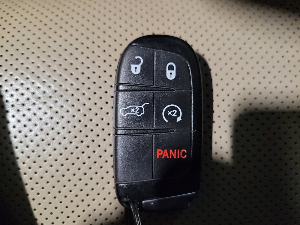 Used 2020 Jeep Grand Cherokee Overland image 32