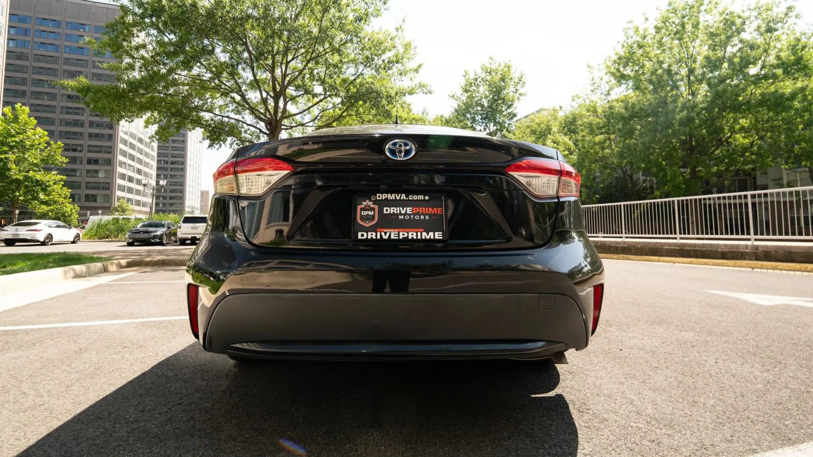 Used 2021 Toyota Corolla LE FWD image 5
