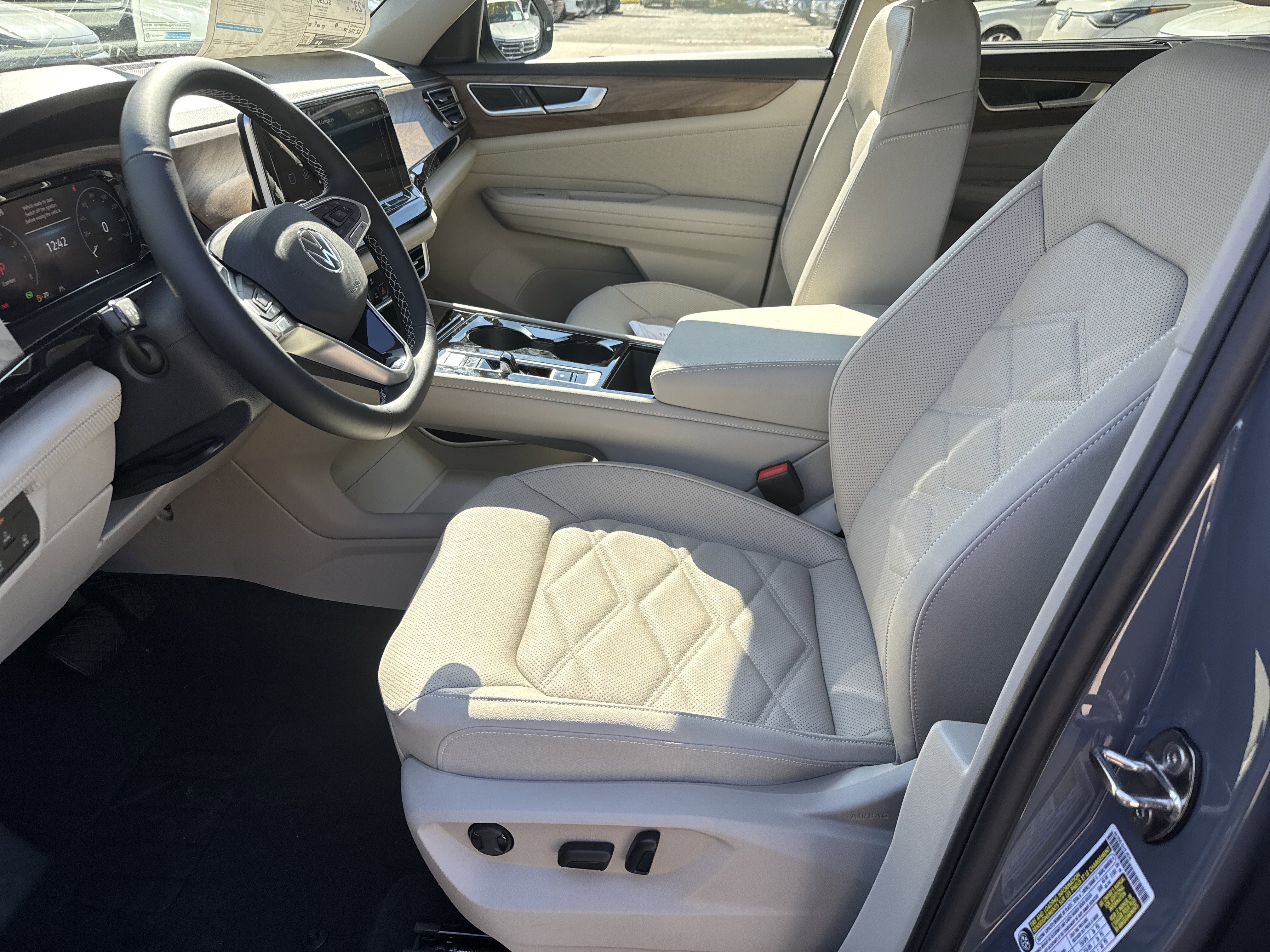 New 2026 Volkswagen Atlas SE image 5