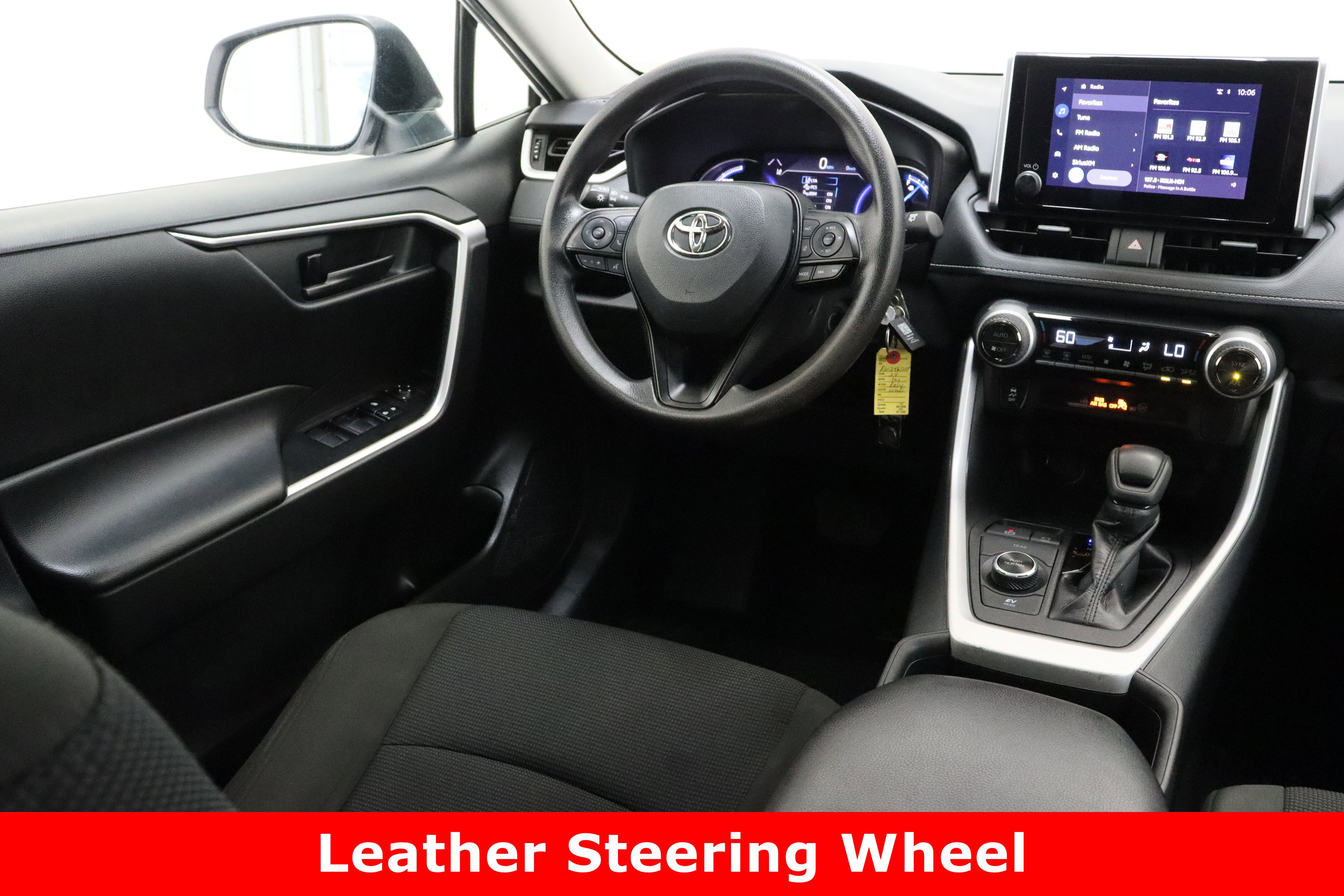 Used 2024 Toyota RAV4 LE AWD/4WD image 28