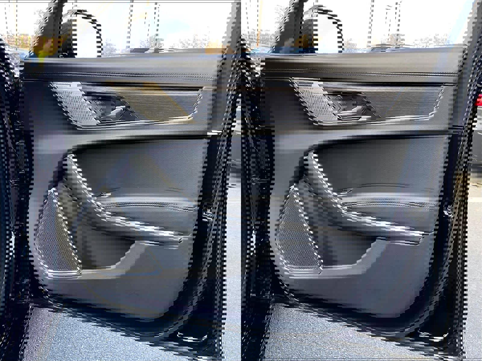 Used 2022 Jaguar XF SE image 24