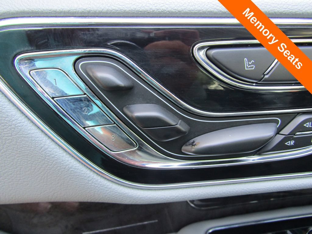 Used 2019 Lincoln Navigator Reserve w/ Cargo Package AWD/4WD image 6