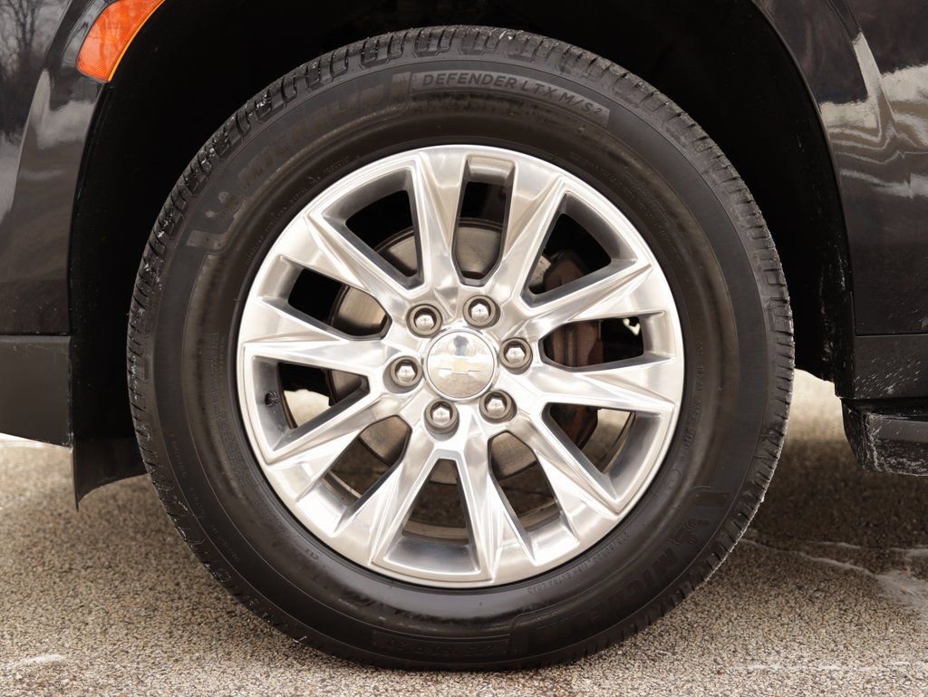 Used 2021 Chevrolet Suburban Premier image 43