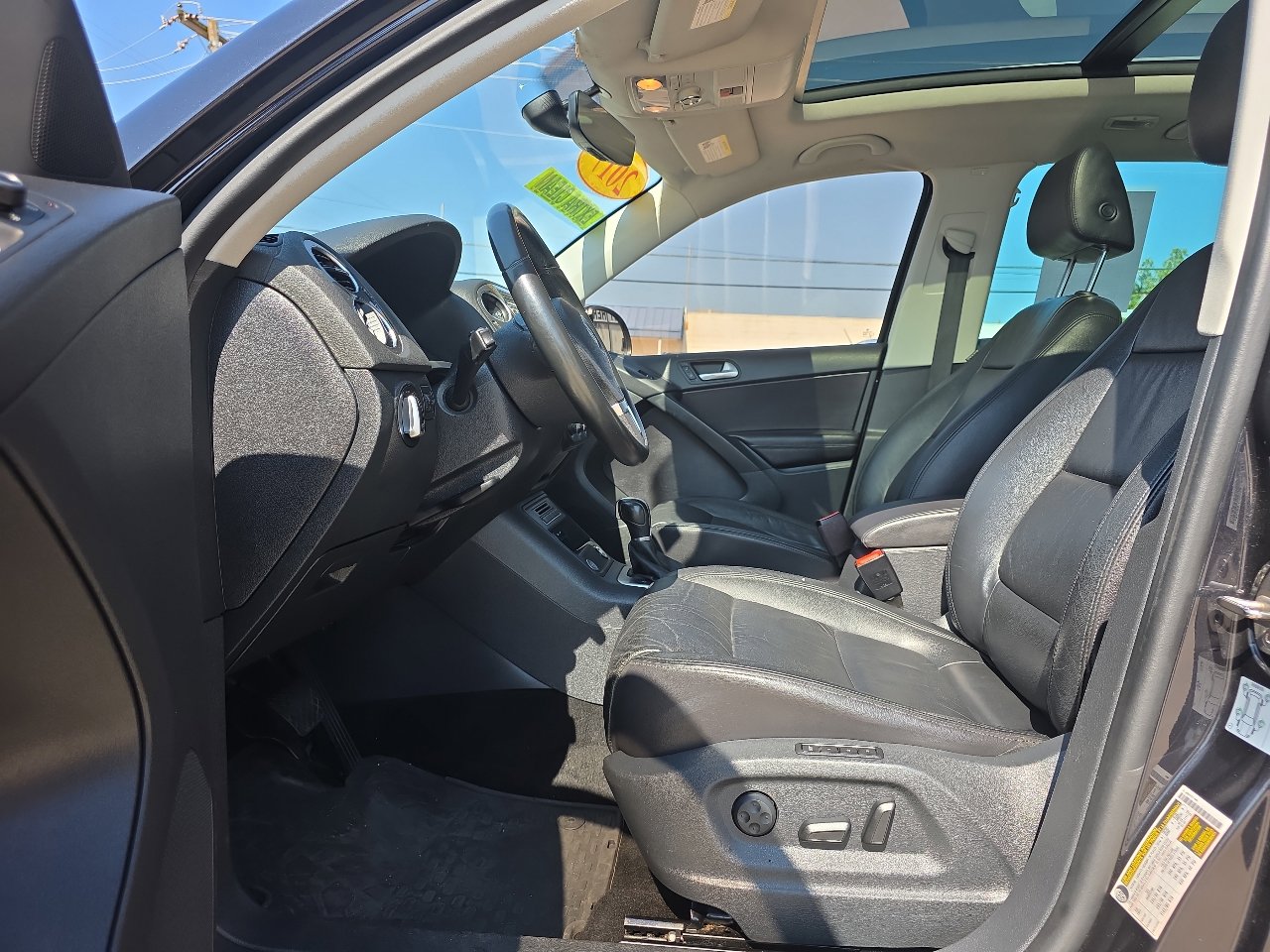 Used 2017 Volkswagen Tiguan Sport image 9