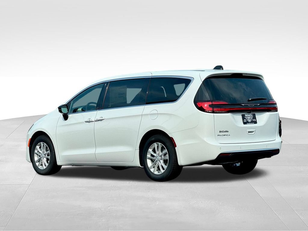 New 2027 Chrysler Pacifica Select FWD image 5