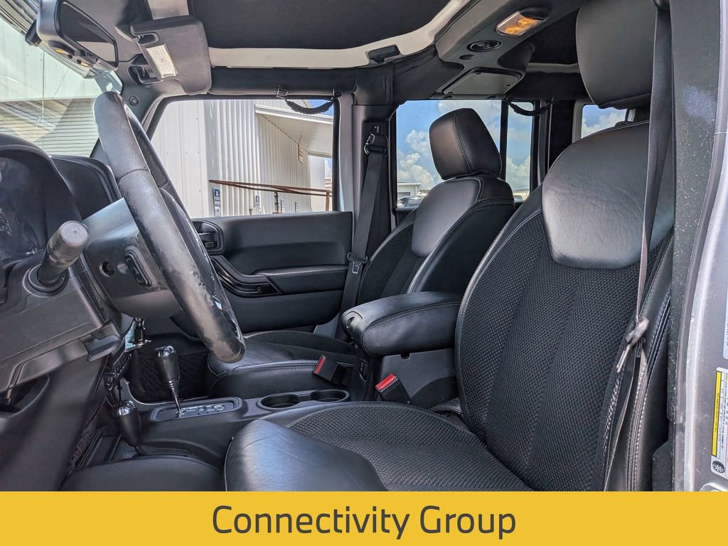 Used 2017 Jeep Wrangler Unlimited Sahara AWD/4WD image 14