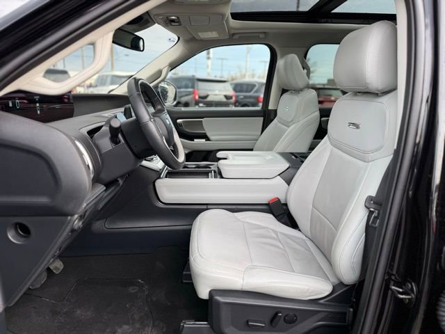 Certified 2025 Ford Expedition Platinum image 16