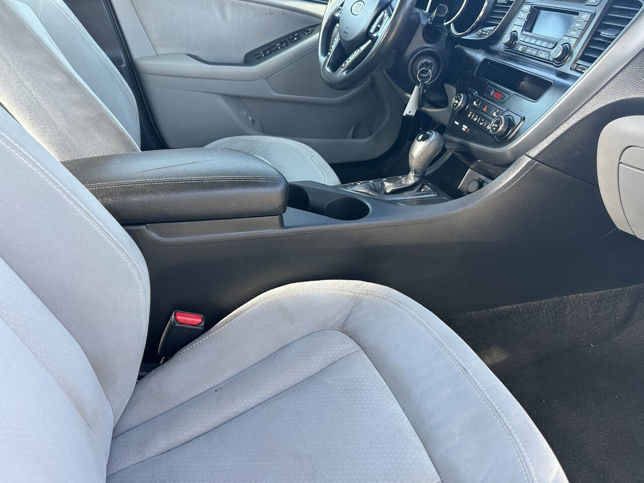 Used 2011 Kia Optima LX image 6