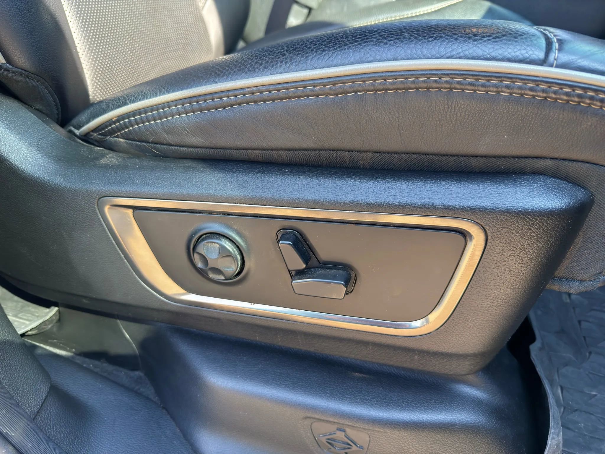 Used 2021 RAM 1500 Limited w/ Night Edition image 5