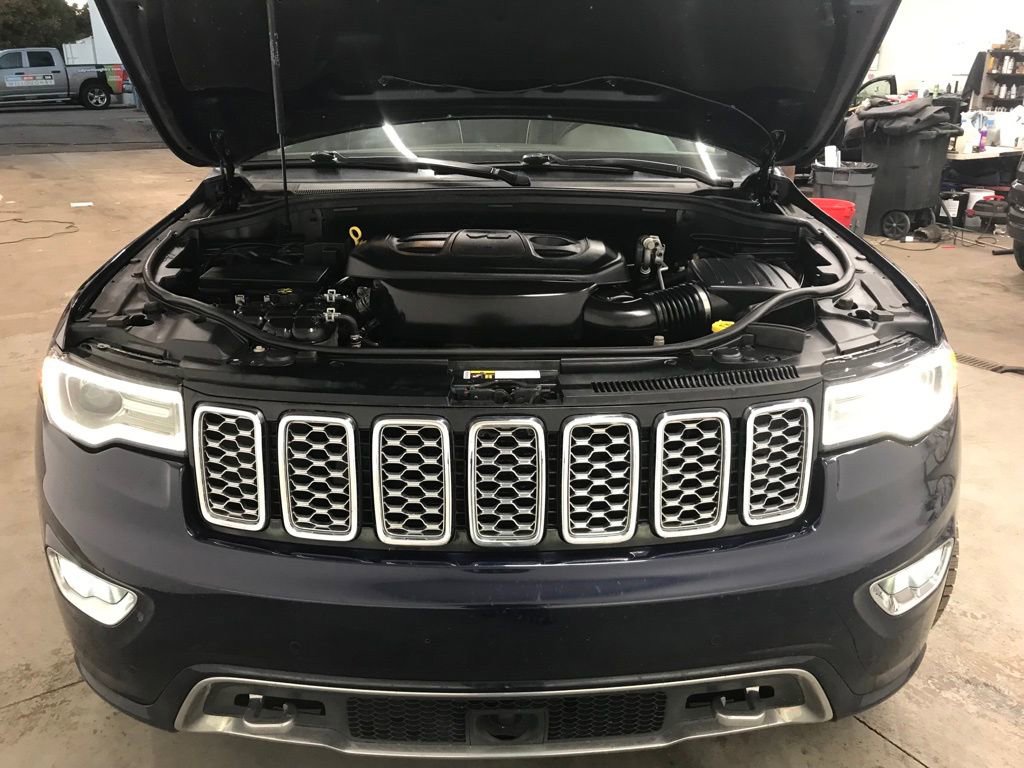 Used 2017 Jeep Grand Cherokee Overland w/ Jeep Active Safety Group image 37