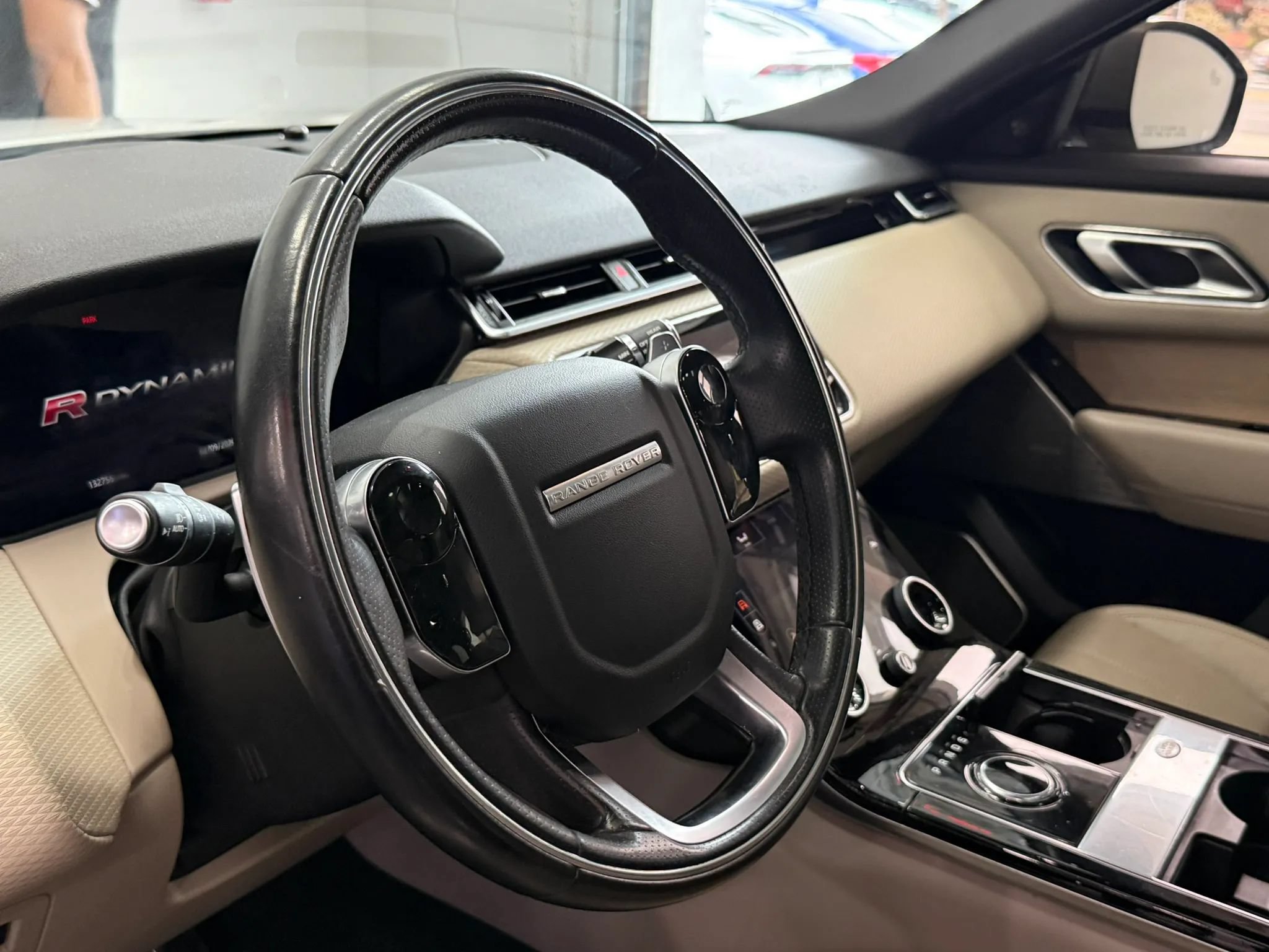 Used 2019 Land Rover Range Rover Velar R-Dynamic SE AWD/4WD image 9