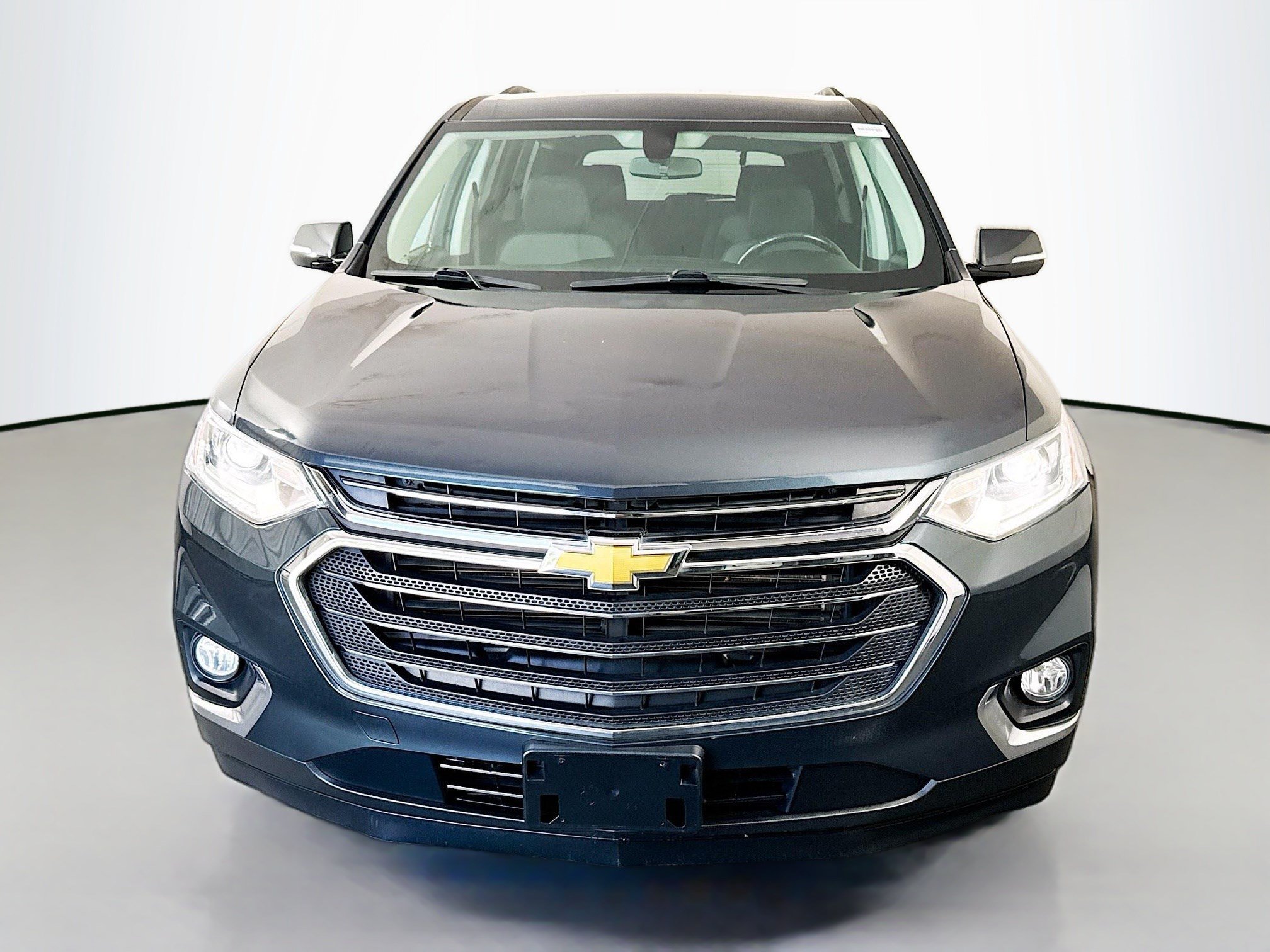 Used 2019 Chevrolet Traverse LT FWD image 2