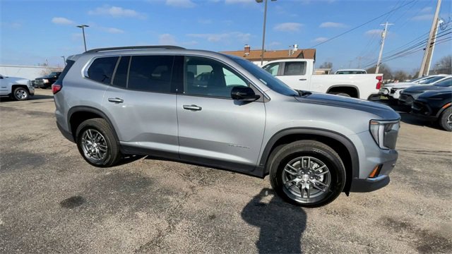 Used 2025 GMC Acadia Elevation image 3