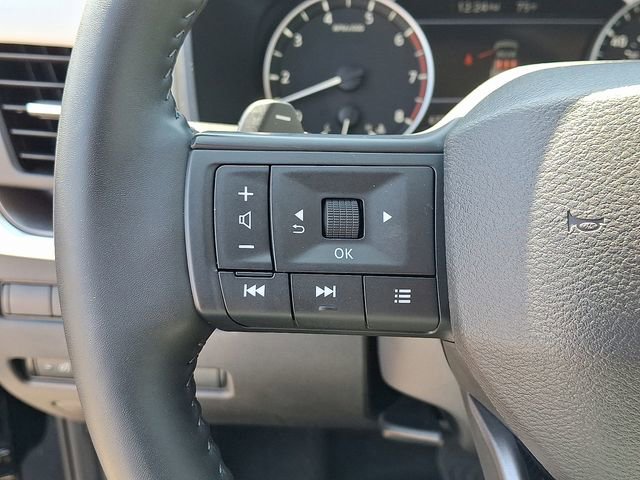 Used 2025 Nissan Rogue SV AWD/4WD image 21