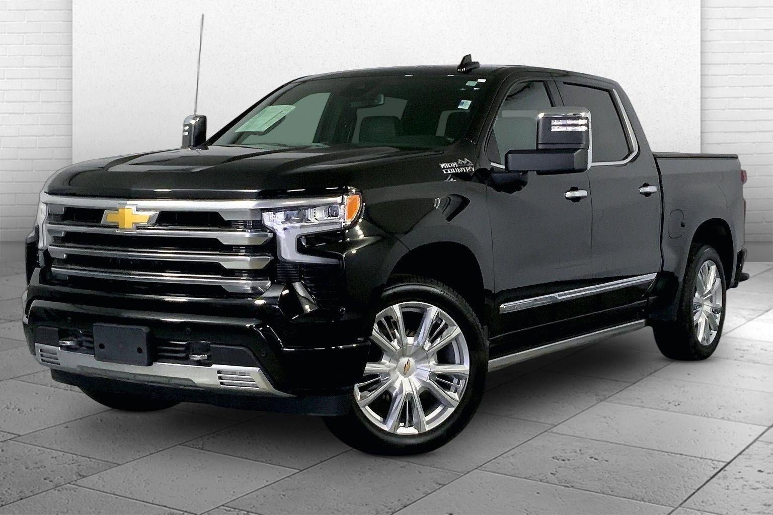 Used 2025 Chevrolet Silverado 1500 High Country w/ High Country Premium Package AWD/4WD image 12