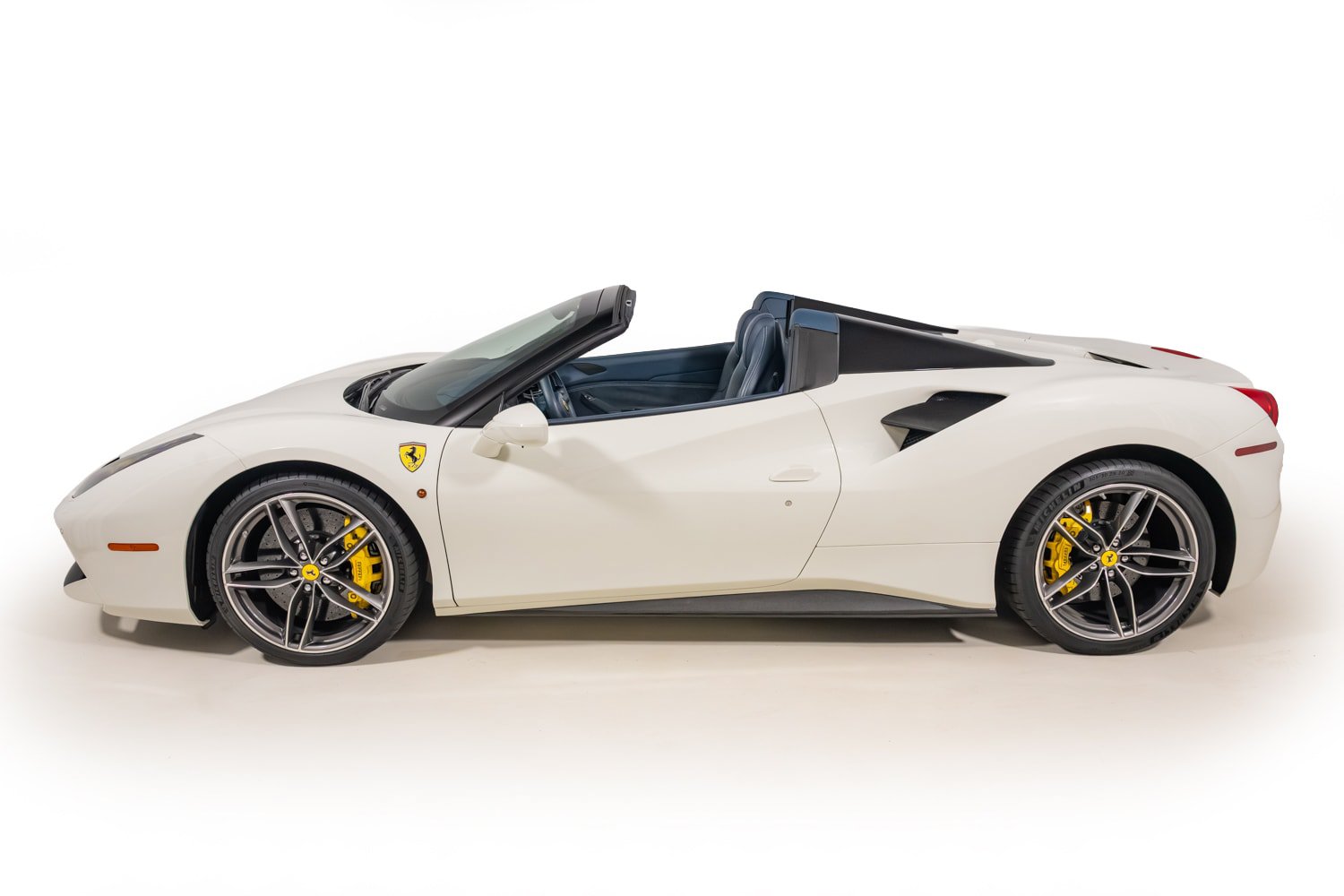 Certified 2017 Ferrari 488 Spider RWD image 12