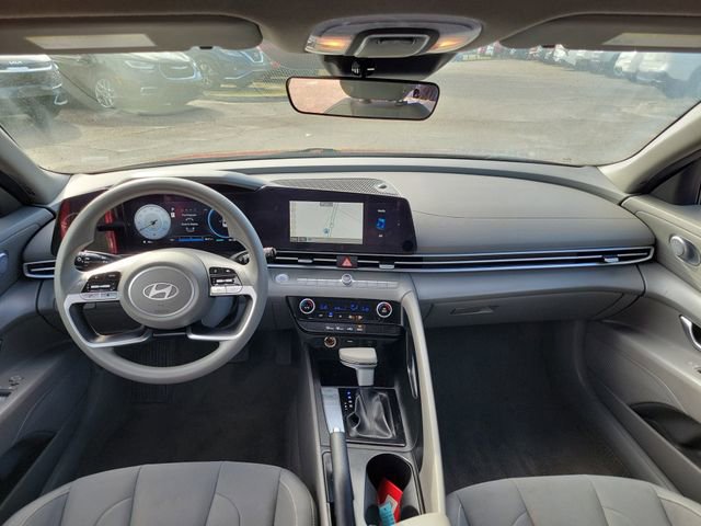 Used 2024 Hyundai Elantra SEL image 25