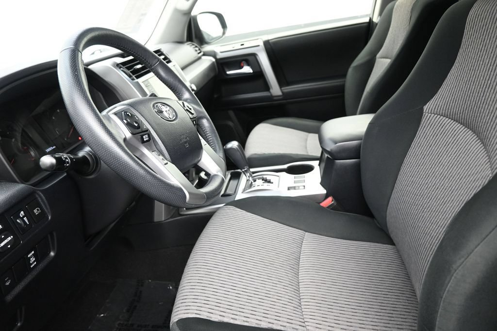 Used 2020 Toyota 4Runner SR5 AWD/4WD image 12