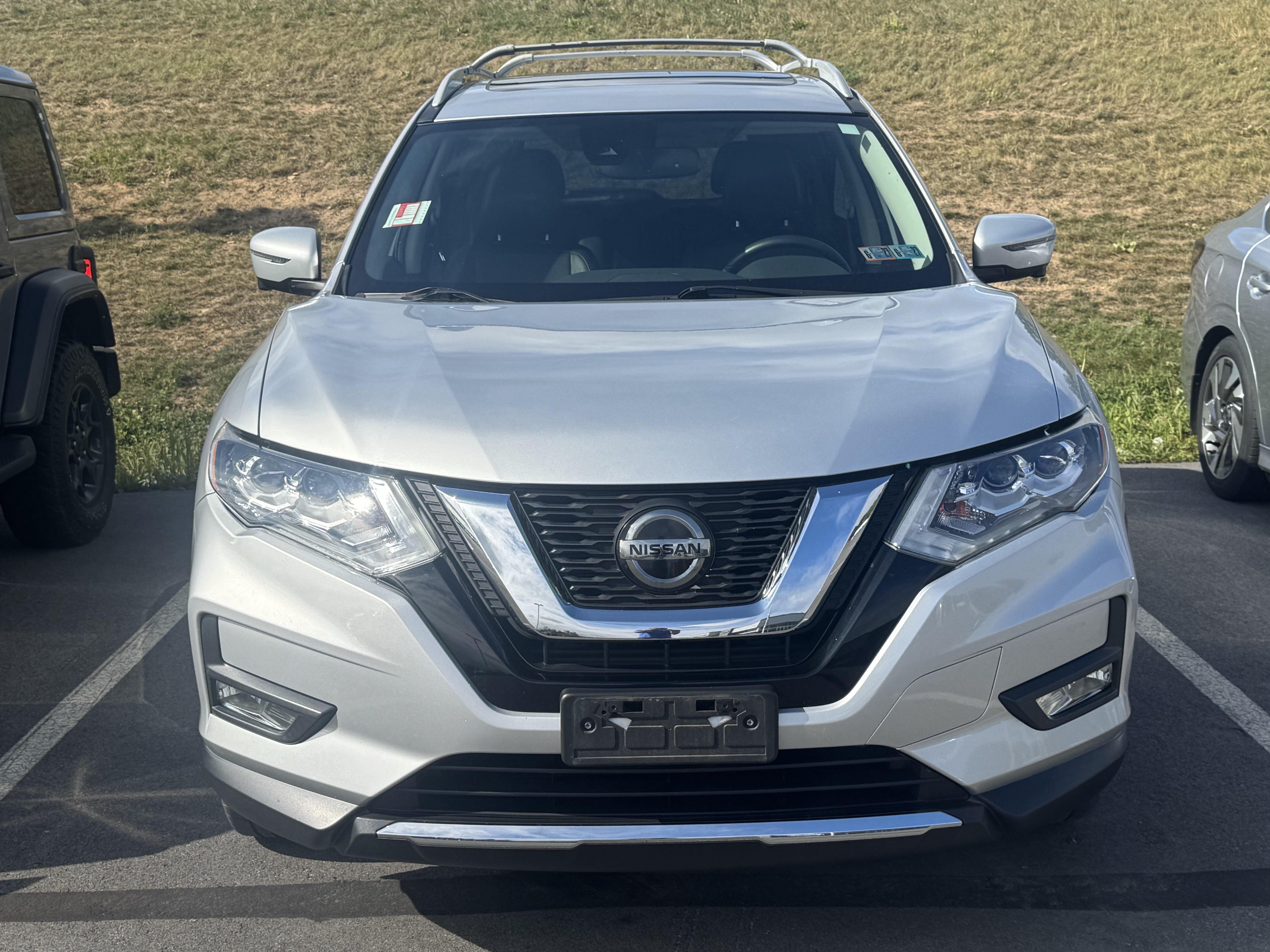 Used 2019 Nissan Rogue SL w/ Premium Package AWD/4WD image 2