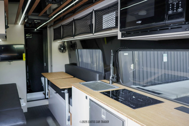 Used 2024 Mercedes-Benz Sprinter 2500 image 62