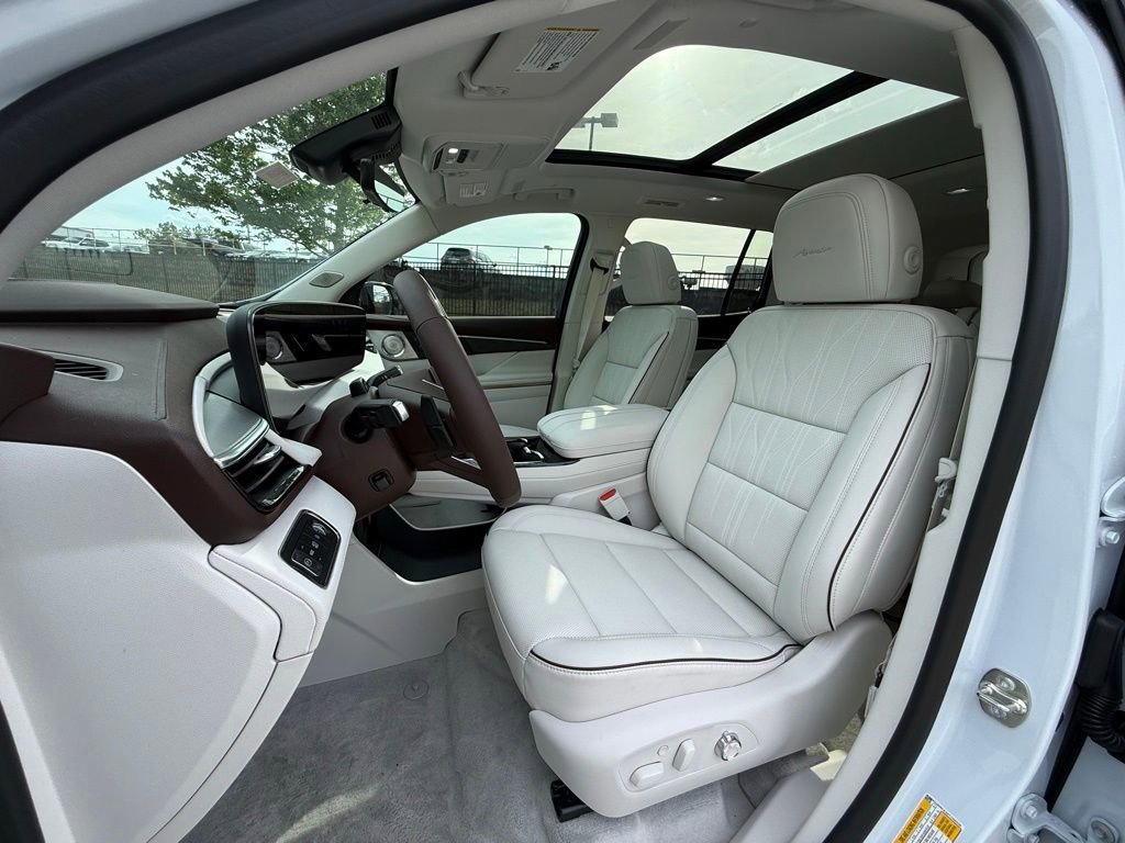 New 2026 Buick Enclave Avenir w/ Super Cruise Package FWD image 5