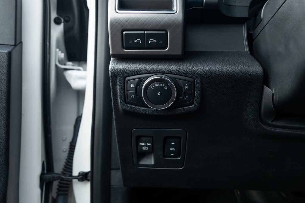 Used 2018 Ford F150 Limited image 12