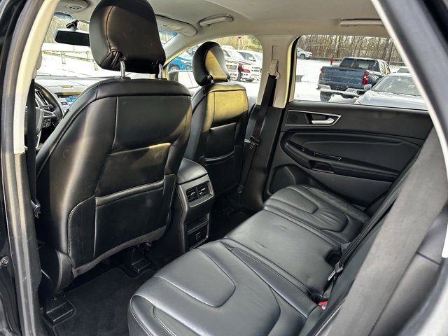 Used 2018 Ford Edge Titanium image 16