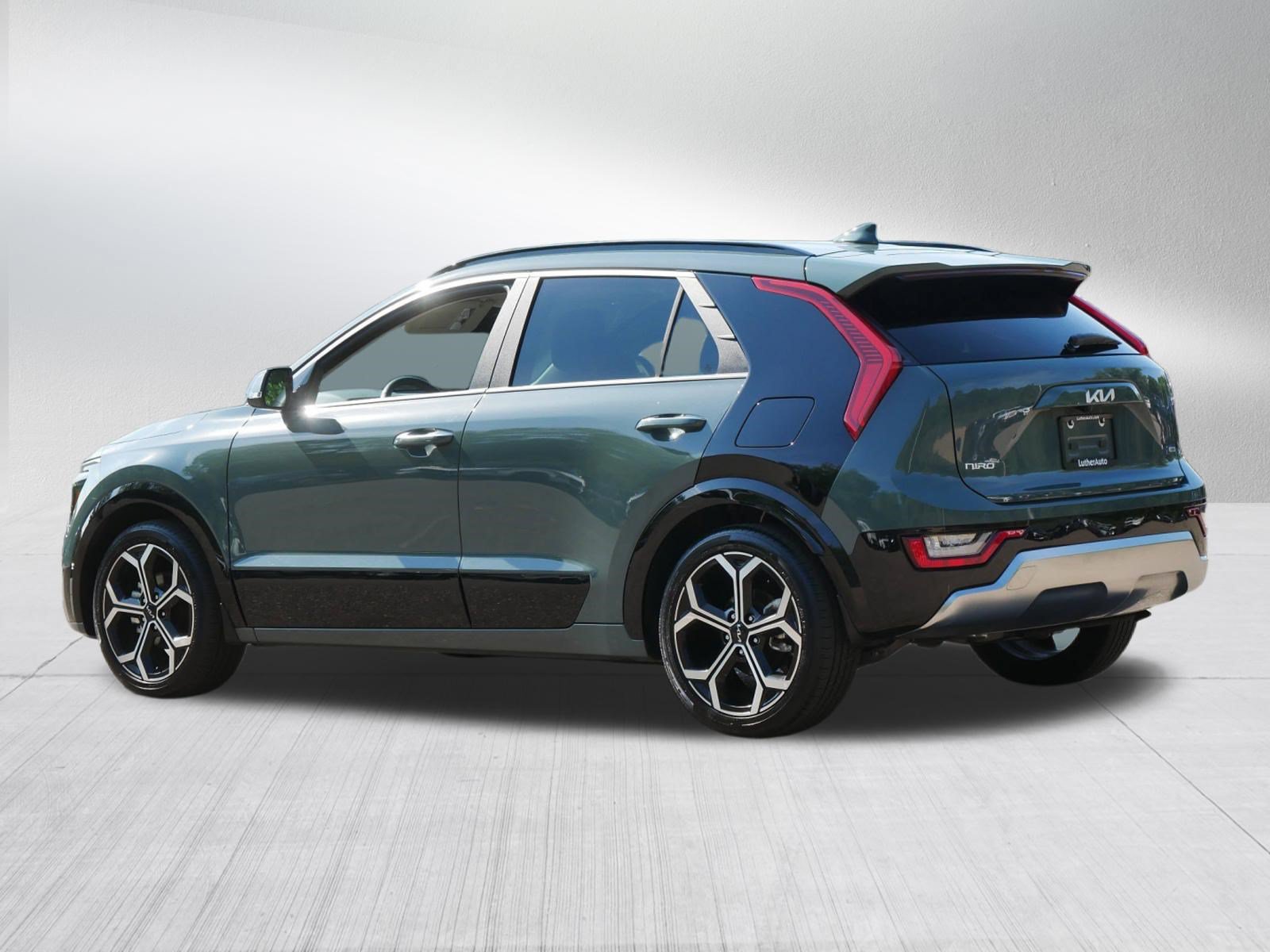 Certified 2025 Kia Niro SX Touring FWD image 5