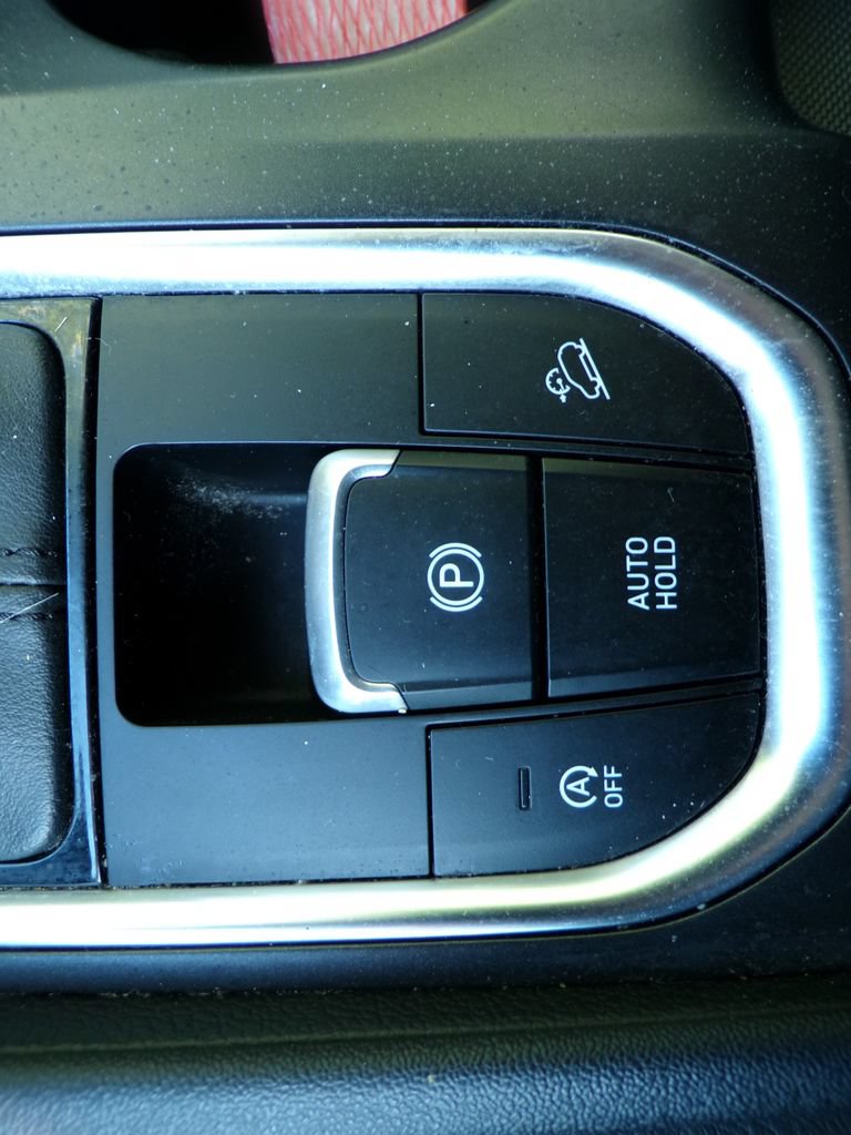 Used 2020 Hyundai Santa Fe SE AWD/4WD image 29