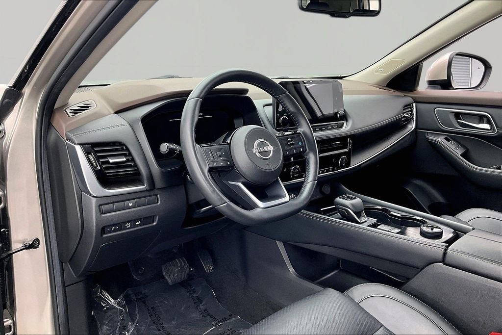Used 2023 Nissan Rogue Platinum AWD/4WD image 14