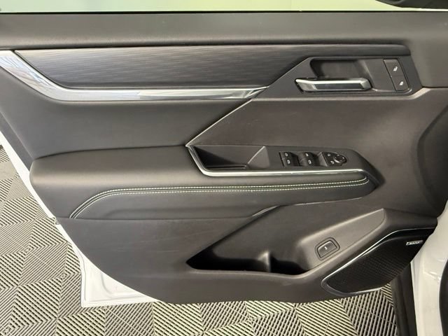 Used 2025 GMC Acadia Elevation FWD image 15